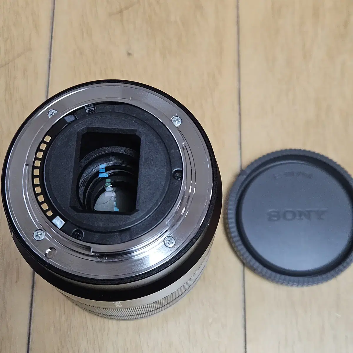 소니 e 16-70mm f4 za oss ,자이즈 표준줌렌즈 판매 합니다