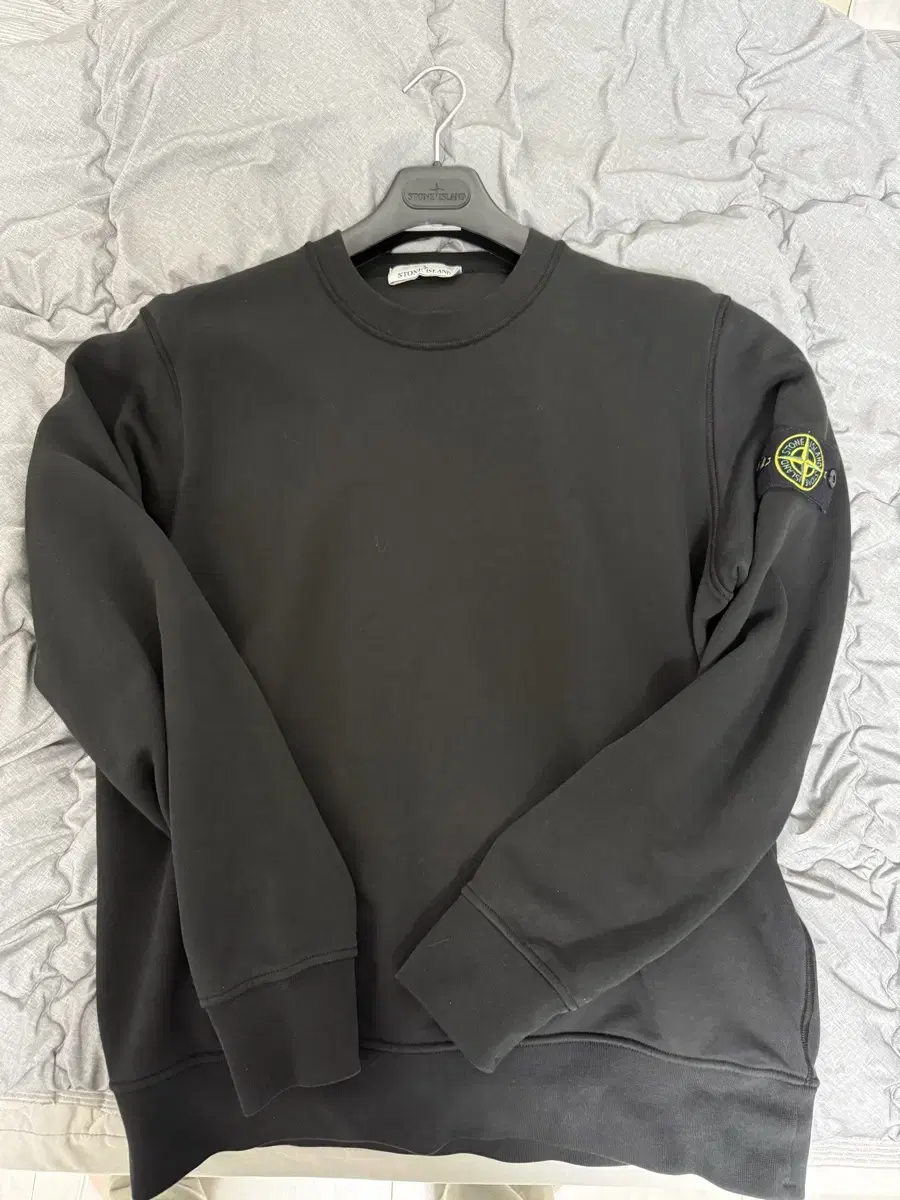 [L] 24FW Stone Island Cotton Fleece Garment Dyed Sweatshirt Black