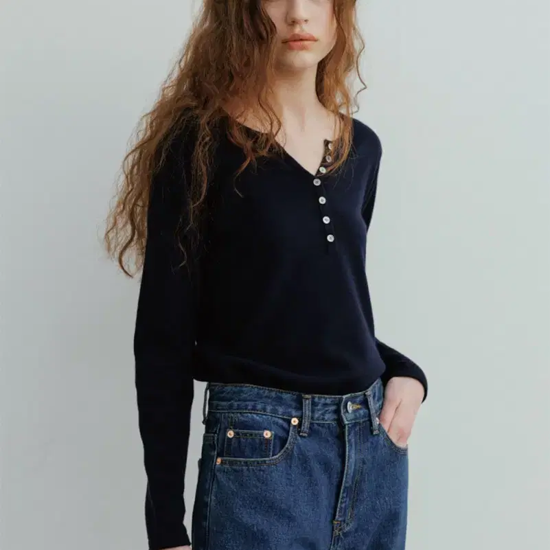 (새상품) 엘오61 Angie Buttoned Knit Dark Navy