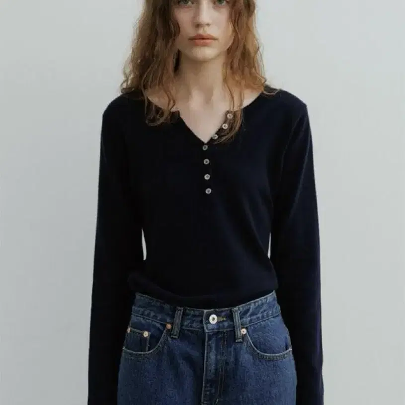 (새상품) 엘오61 Angie Buttoned Knit Dark Navy