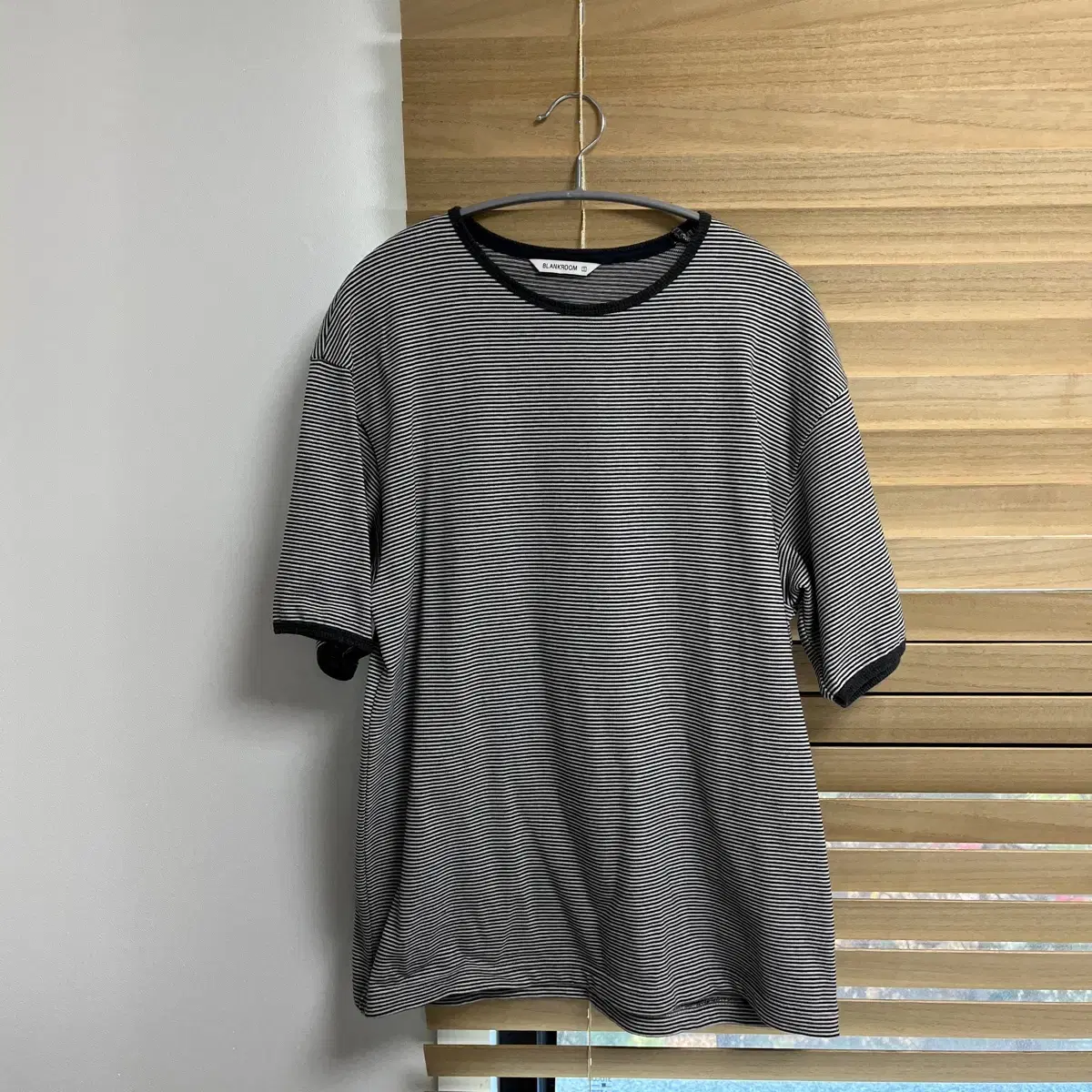 [1] Blankroom Pencil Stripe Half T-Shirt Monochromatic Gray