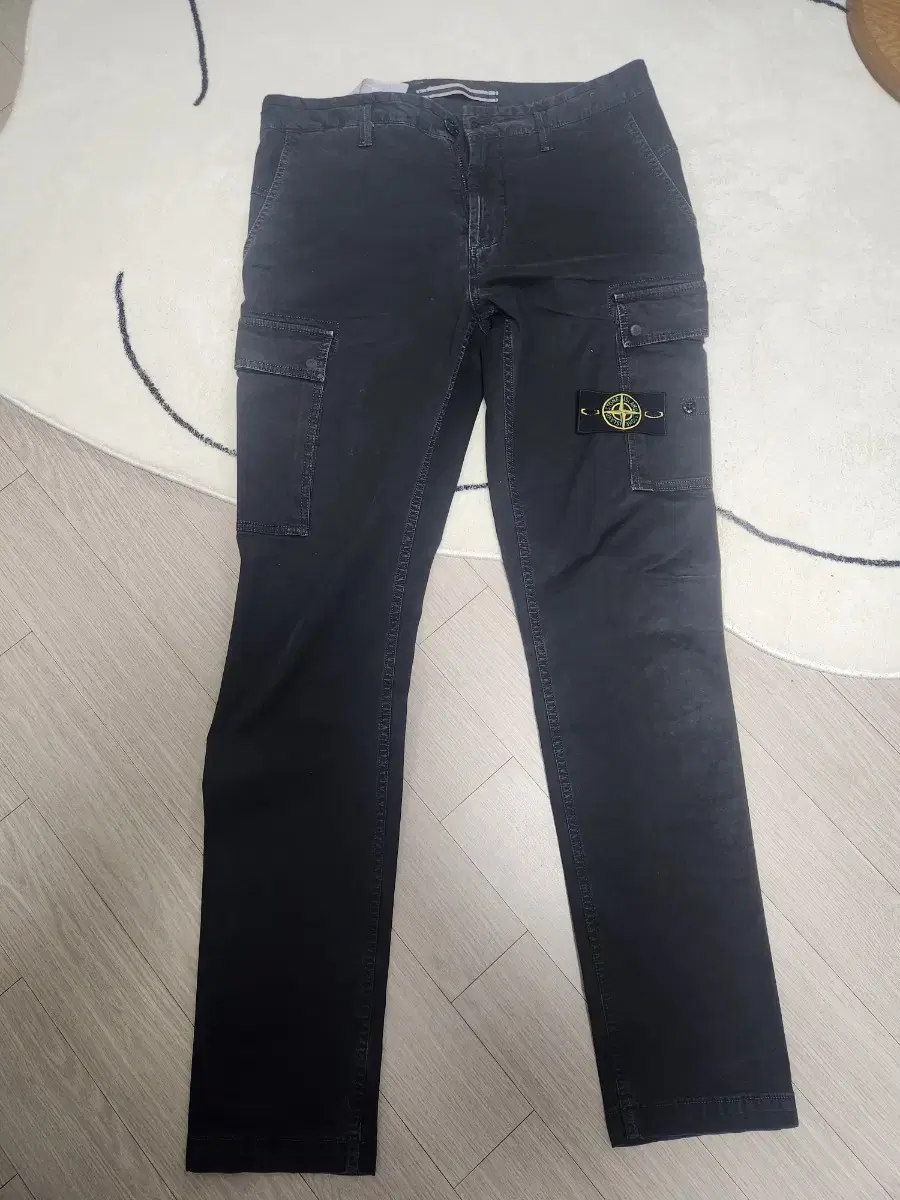 Stone Island Cargo Pants (32)