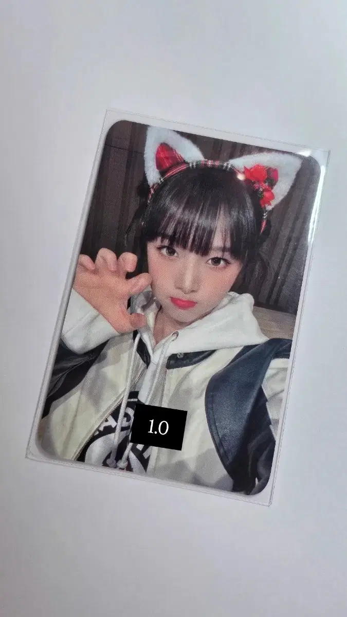 Yena Choi seasons greetings everline pre-order benefit Photocard