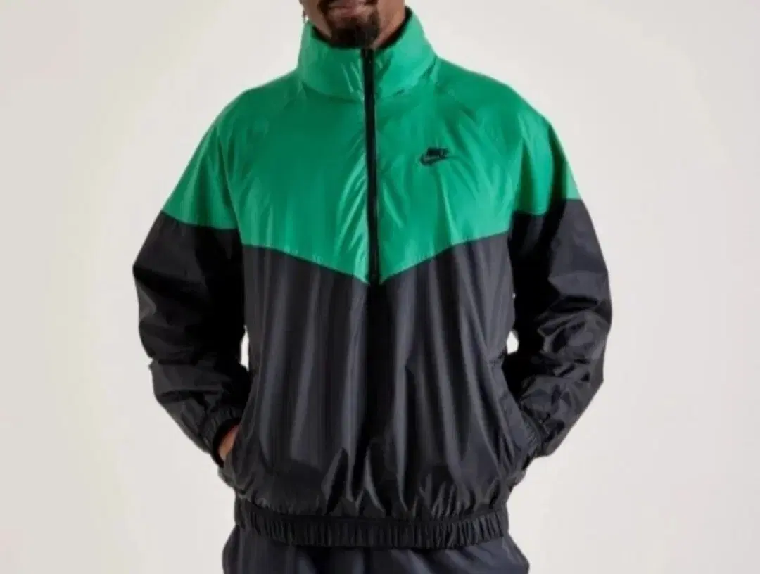 Nike Windrunner Anorak Jacket L