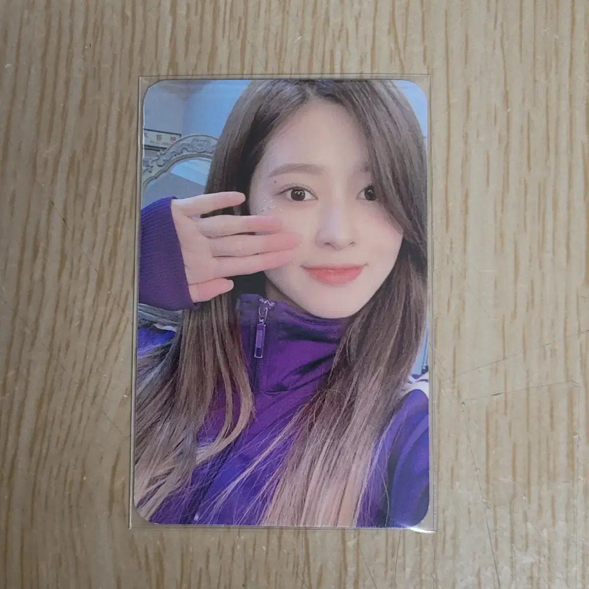 IZ*ONE Democratic Illusion Photo Card