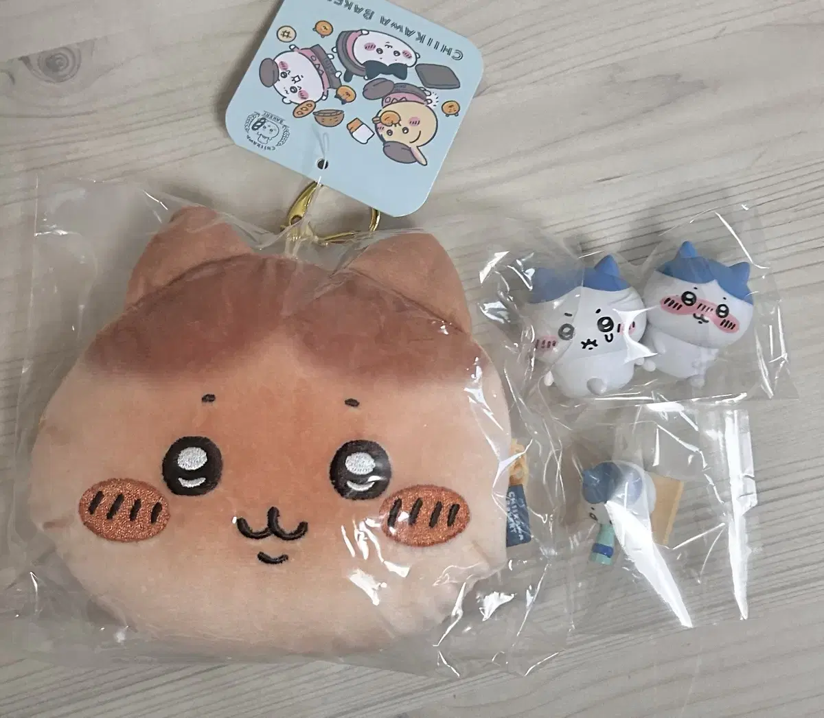 Bulk) Chiikawa Bakery Hachiware Pow keyring Mascot Gacha Figures