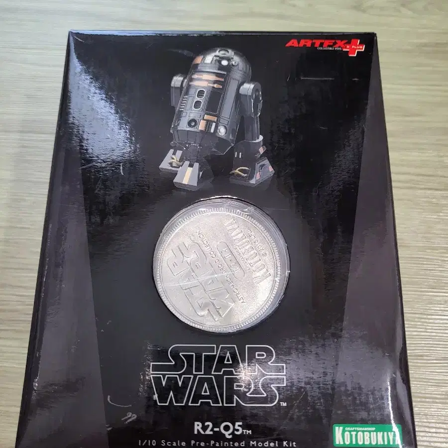 ARTFX   STAR  WARS  R2-Q5 판매합니다