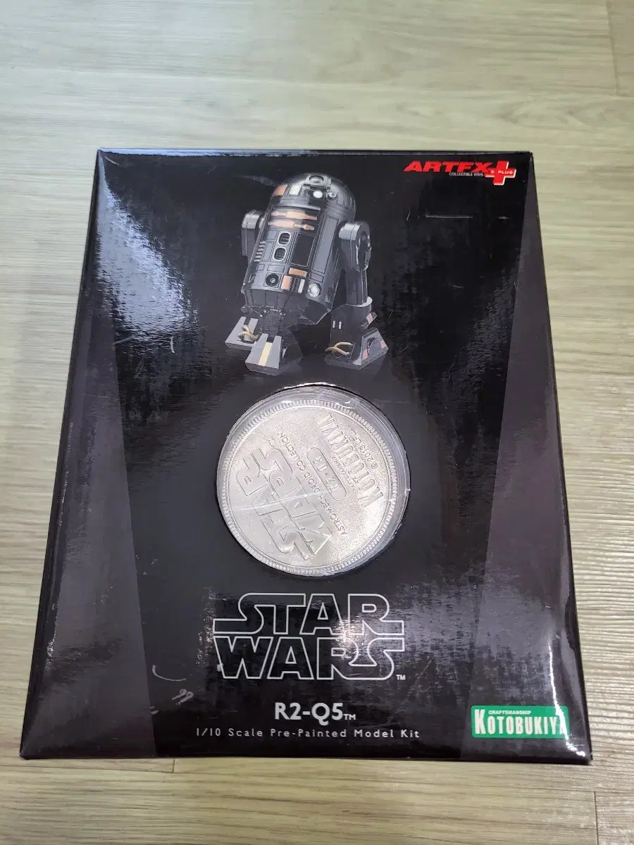 ARTFX   STAR  WARS  R2-Q5 판매합니다