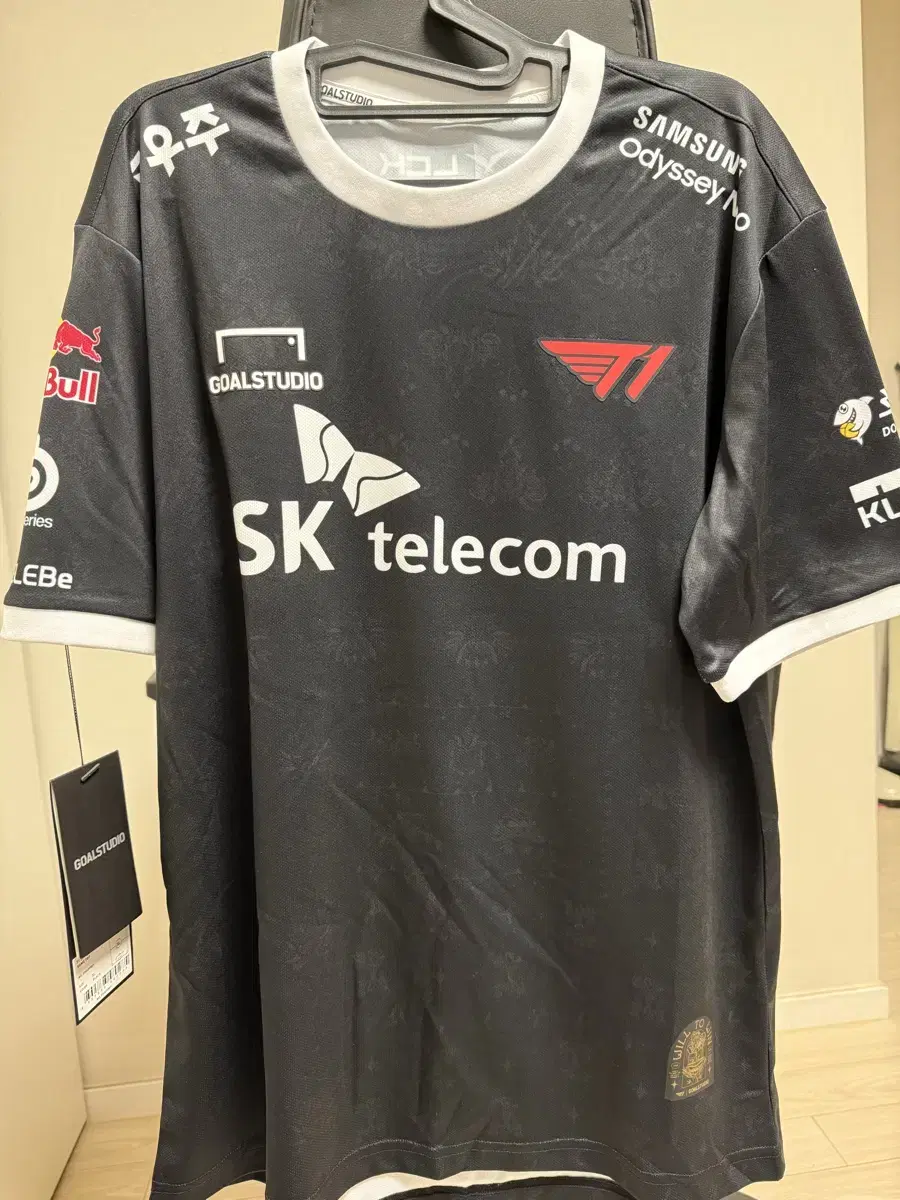 [XL] 2023 Zeus T1 Shirt