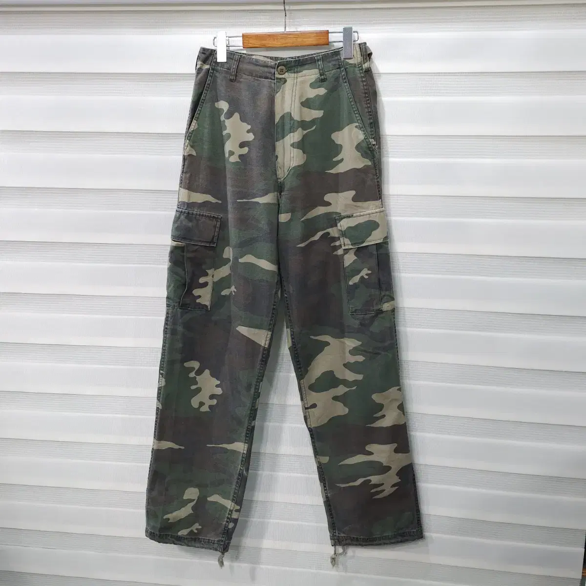 DOG HOUSE Vintage Military Camo Cargo Pants- 28