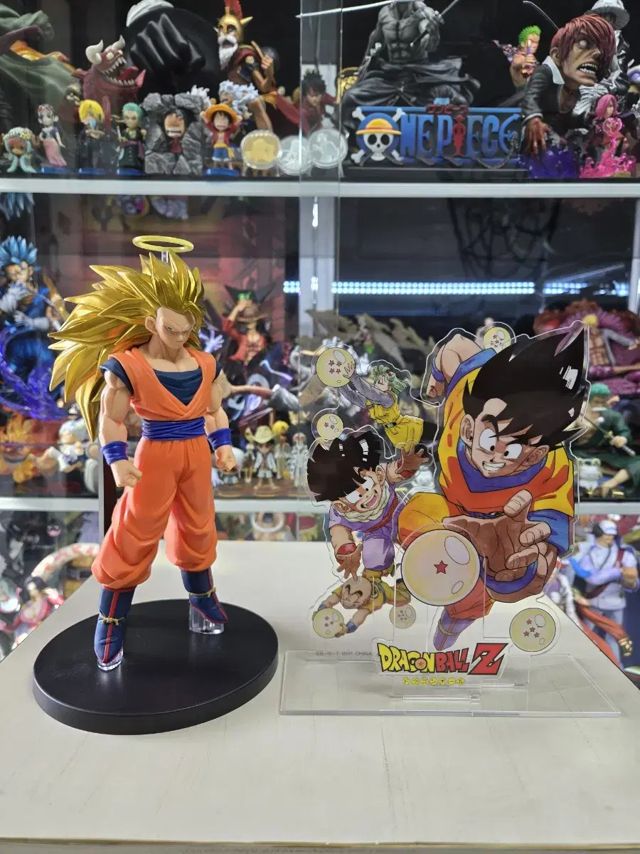 Matchmaker Super Saiyan 3 & Cheil Lottery acrylic stand Unsealed Good Condition (Acrylic Novak)