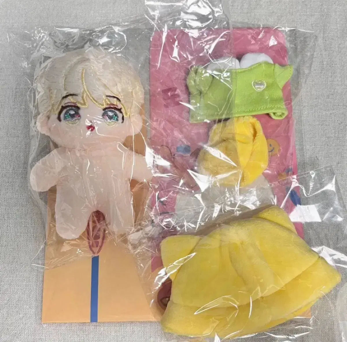 Nasu Class noah 10cm doll + spacesuit for wts or less