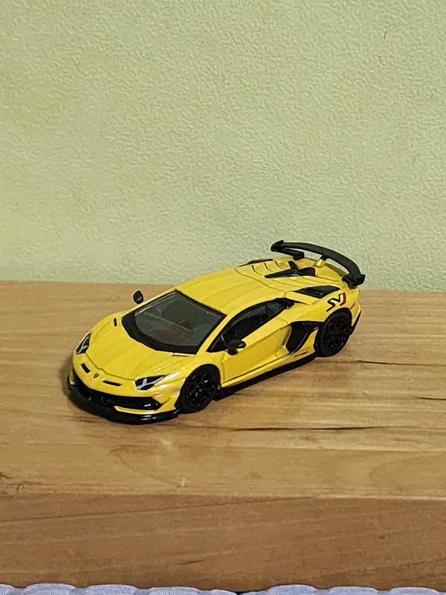 Miniature Lamborghini Aventador SVJ Direct Edition