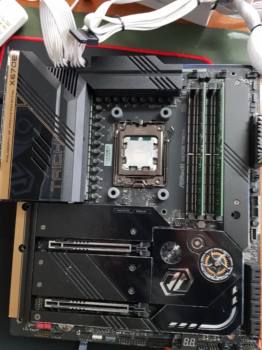 asrock x670e taichi