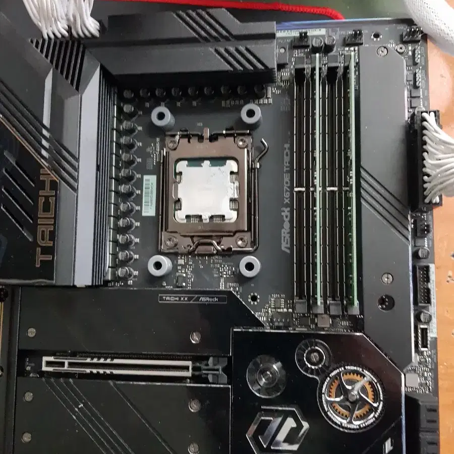 asrock x670e taichi