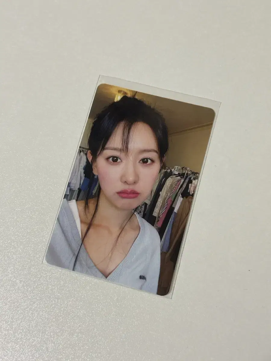 Kim Jiwon fanmeeting photocard