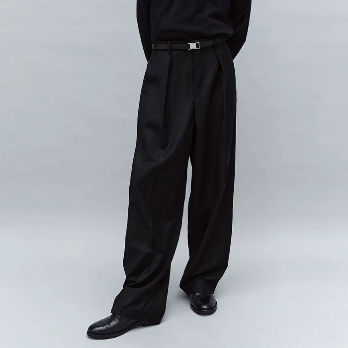 outwear seasonless wide tuck slacks 3