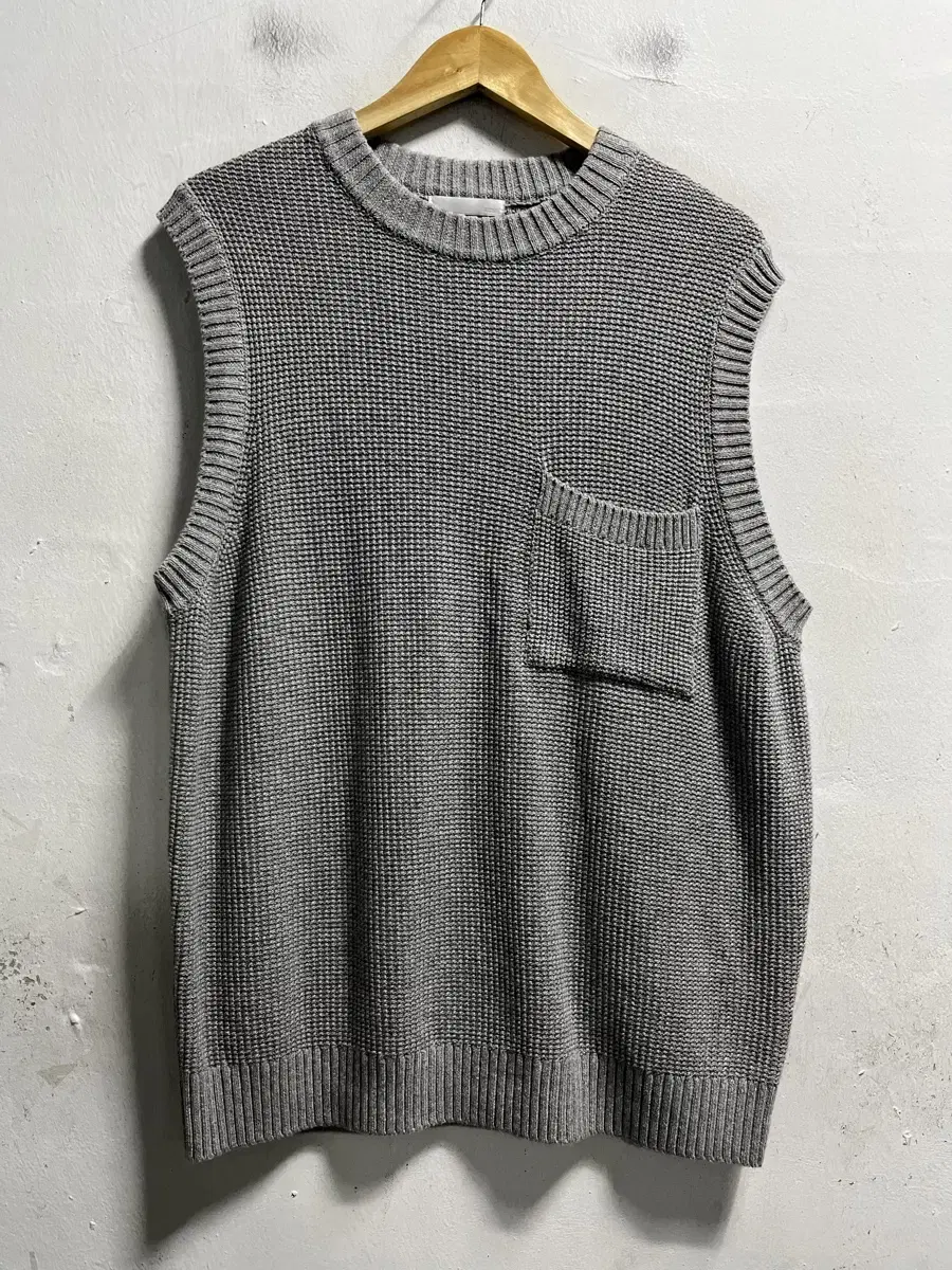 100 RUN Gray Loose Fit Spandex Knit Vest Authentic