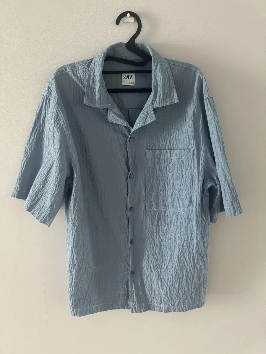 1 use) Zara Embossed Shirt L