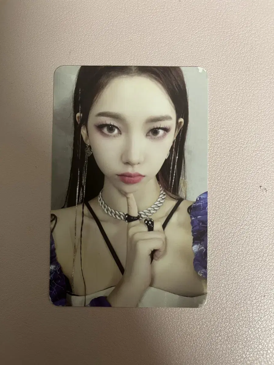 Aespa photocard sells defective quail or quail with defects