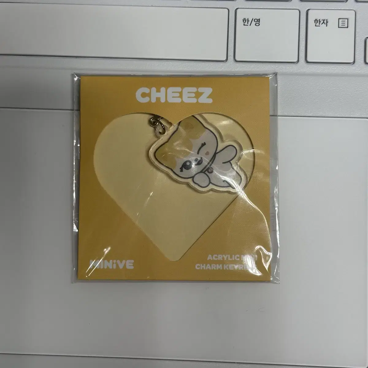 ive minive cheese acrylic keyring liz