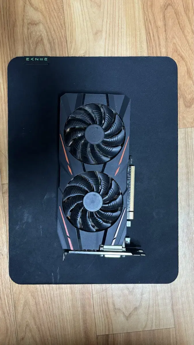 그래픽카드 라데온 Rx580 8G