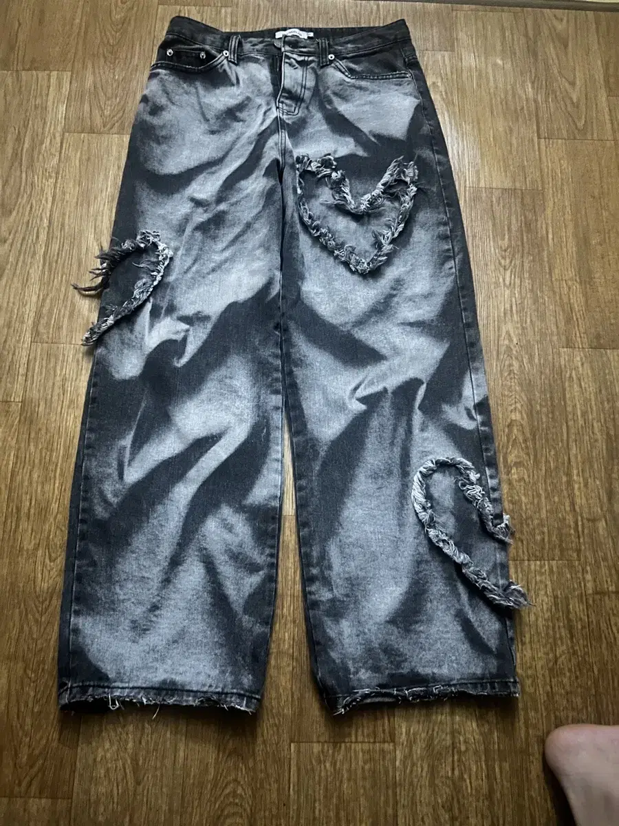 Heart Embroidered Washed Denim Wide Leg Pants Unisex 4SIZE