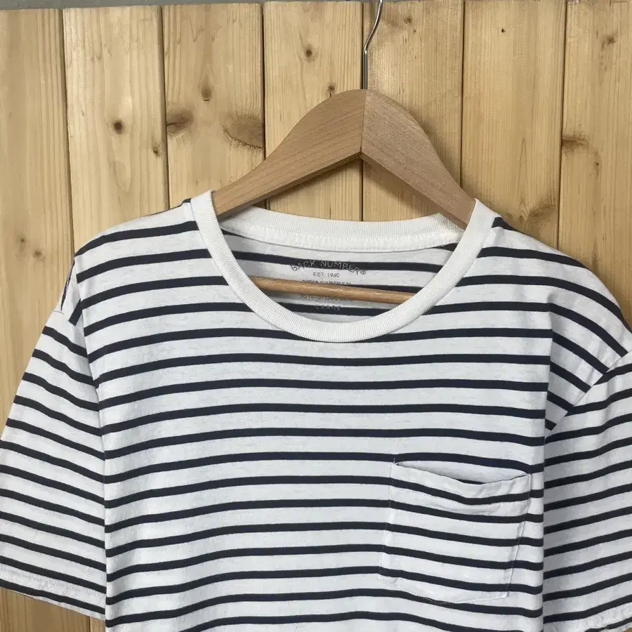 Back Number Stripe T-shirt