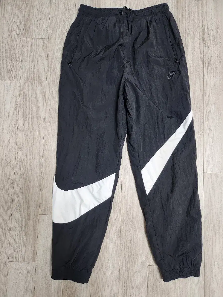 Nike Big Swoosh Woven Jogger Pants