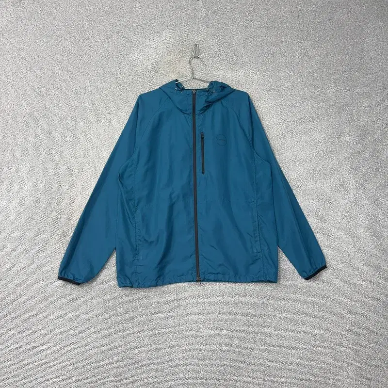 CoverNet Logo Overfit Windbreaker XL