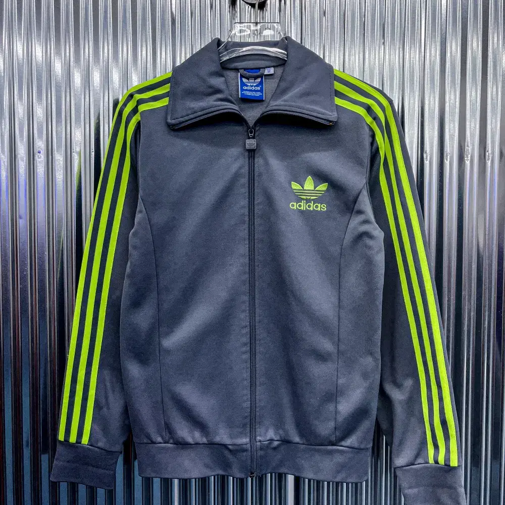 adidas Original Europa Tracktop Jersey (Domestic S) P358