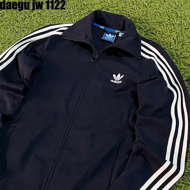 L ADIDAS ZIPUP 아디다스 집업