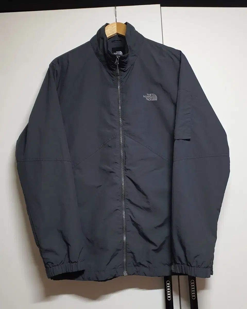 The North Face Windbreaker Jacket Size 105 Dark Gray