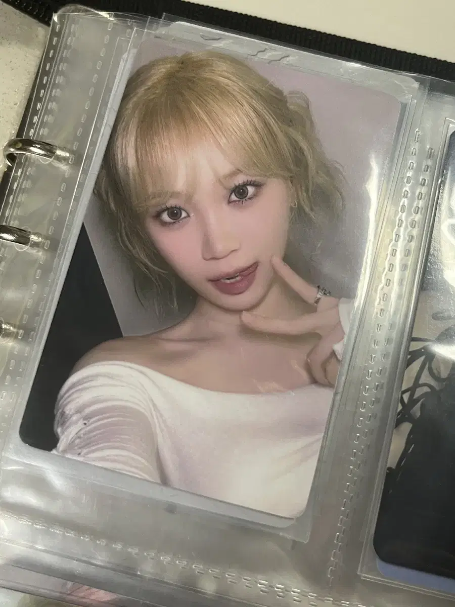 le sserafim e.ji kim chaewon yizhiyu unreleased photocard ld pre-order benefit photocard wts Sell