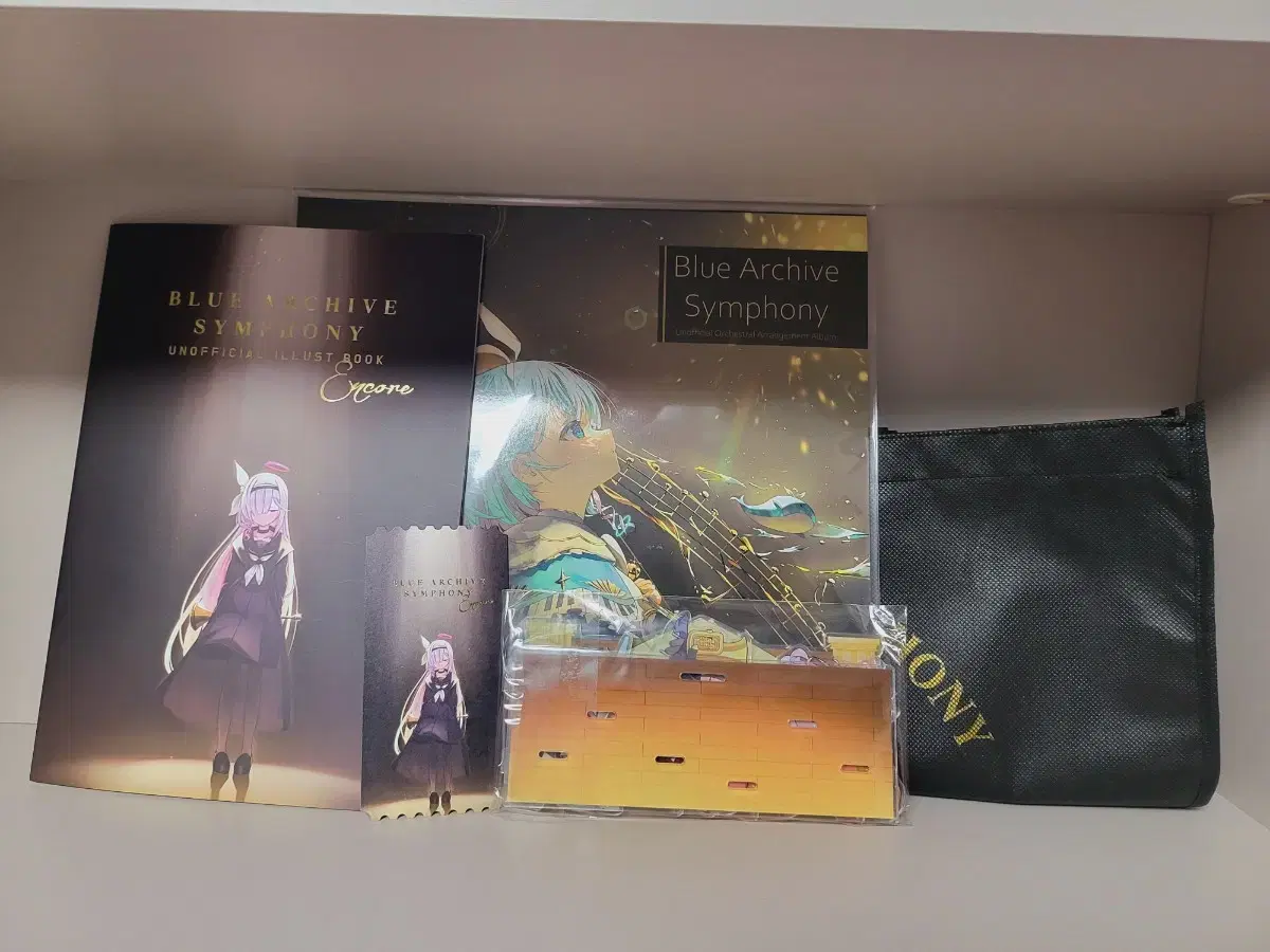 Bloo Archive Symphony LP set + acrylic diorama in bulk