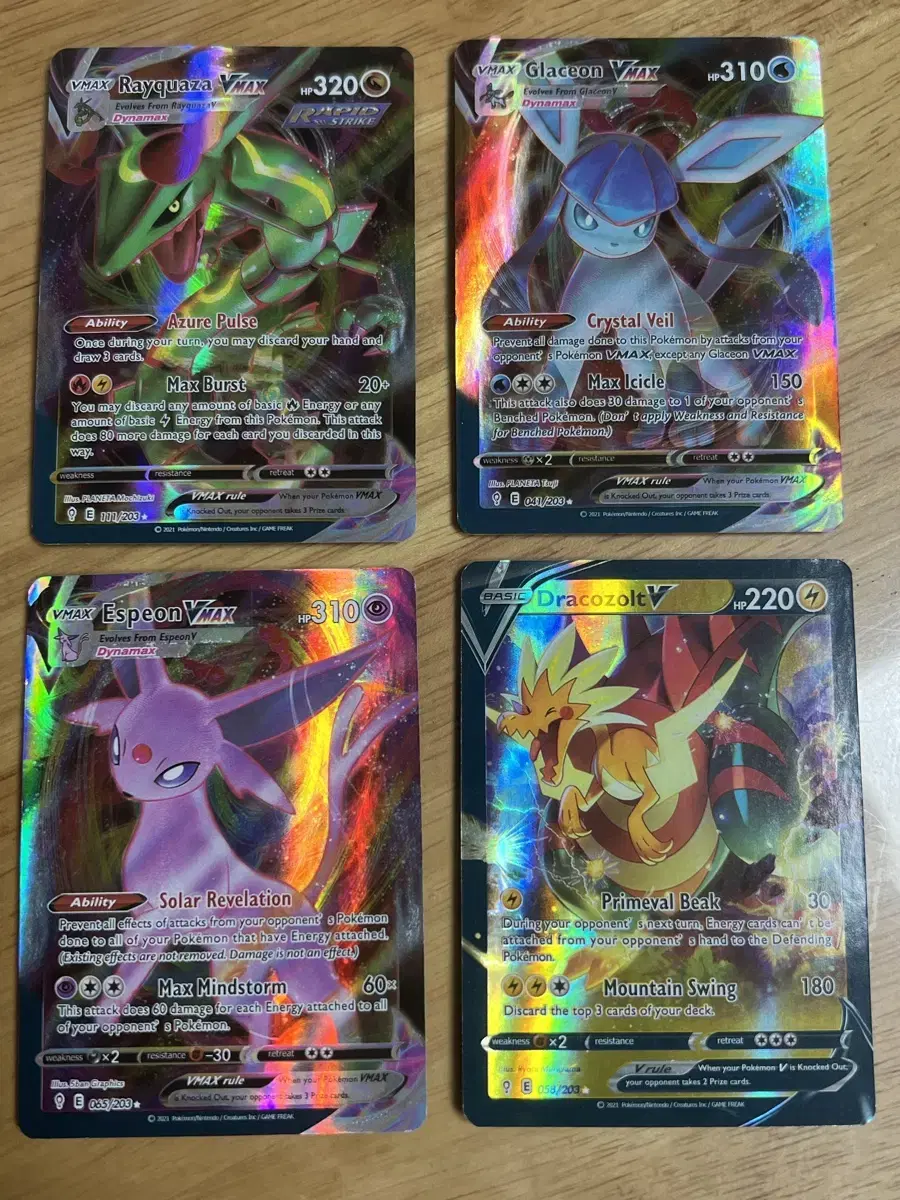 (Quick sale) Pokémon kards foreign version (san in Canada)