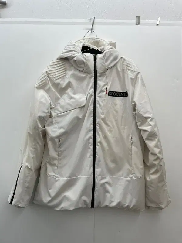 95 Descent White Ski Puffer DownJacket Jumper Board Jacket