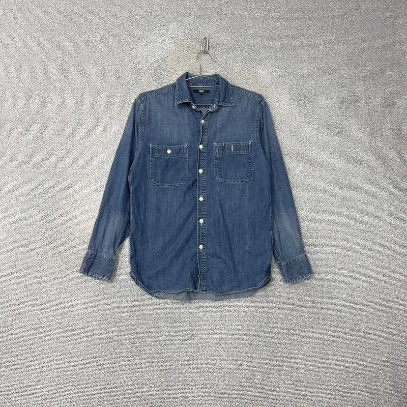 Uniqlo Two-pocket denim shirt M