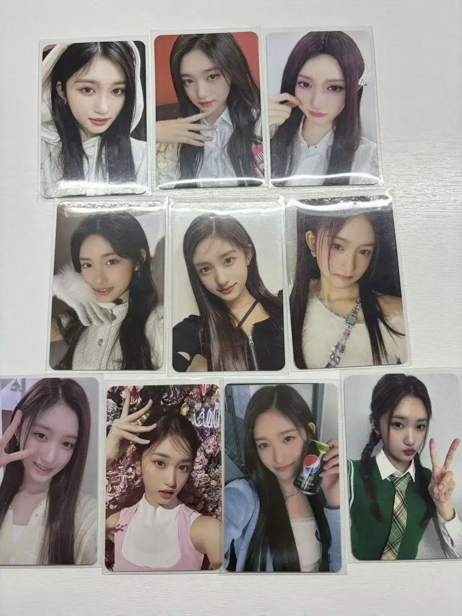 Ive leeseo photocard sold 10 chapters in bulk.