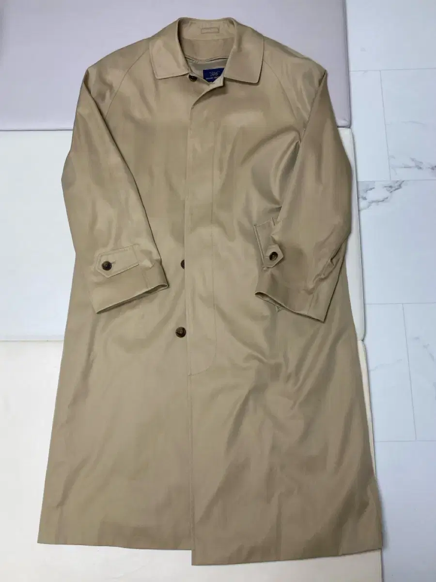 Brooks Brothers Trench Coat (Burberry Style) Domestic size 110