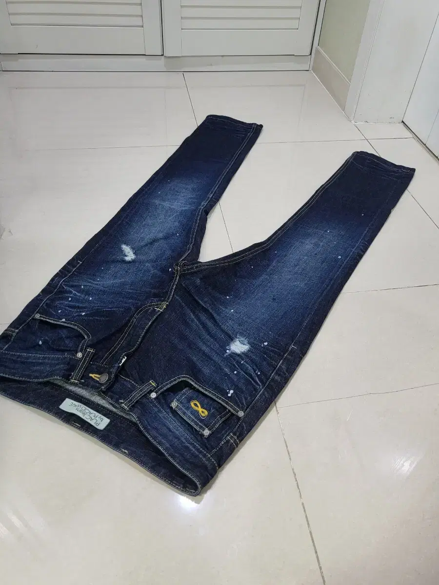 [31] PLACFlack jin filo jeans