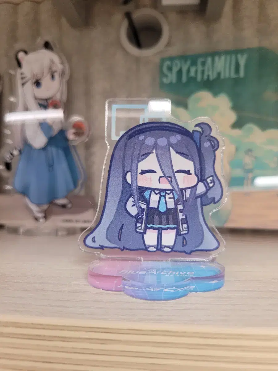 Bloo Archives Aris acrylic Stands