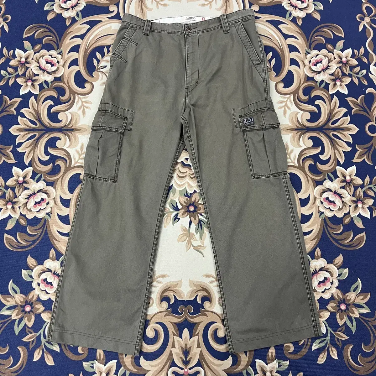 (36)00S Levi's Loose Fit Cargo Pants