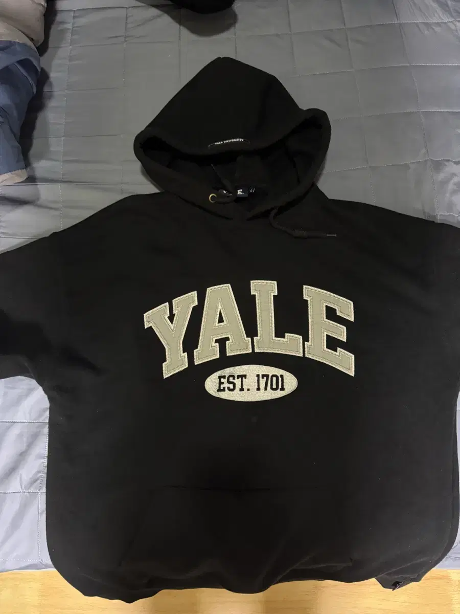 [L]Yale Hoodie