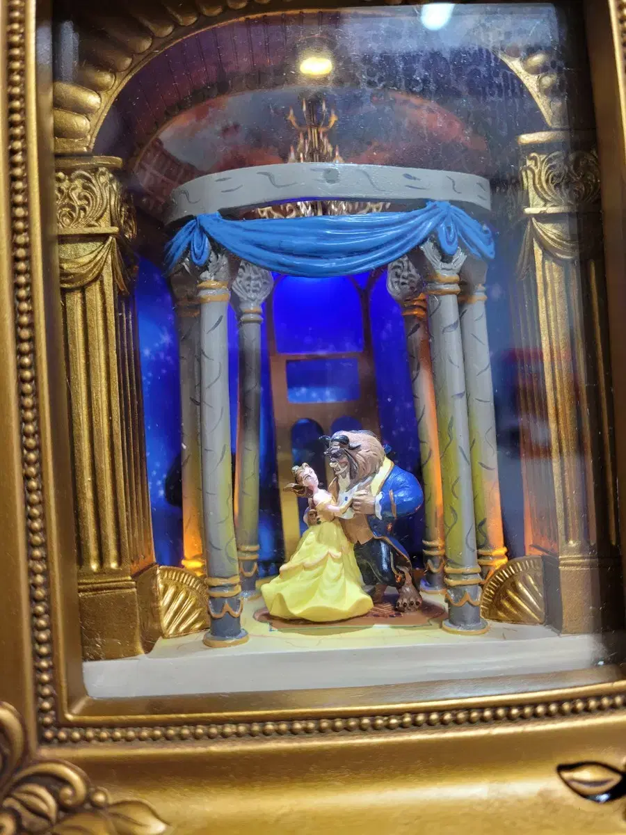 Baro) Disney Beauty and the Beast Gallery Light