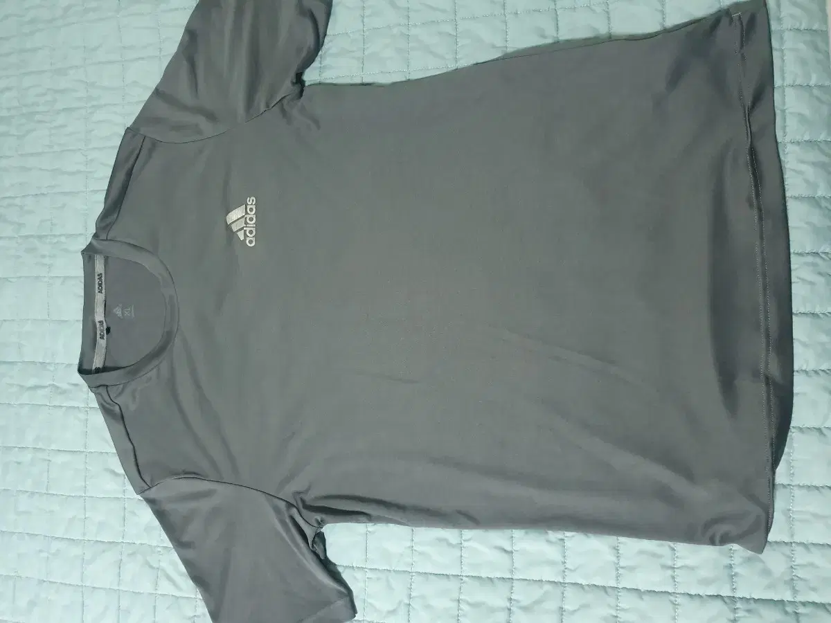 Adidas Vahn Short Sleeve T-Shirt size L (listed as XL)