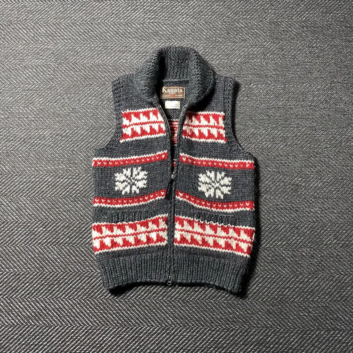 417 Edipis X Kanata Canadian-made Cowichan Knit Vest Zip Up