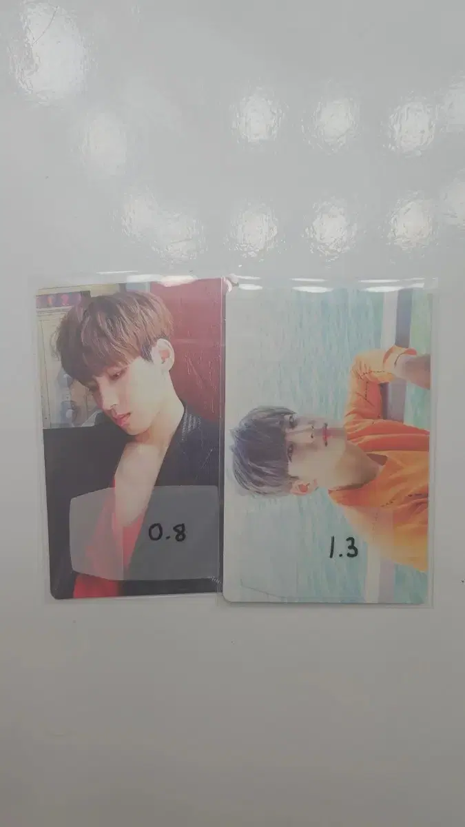 Teenage E.J. Applause wonwoo sells photo cards!