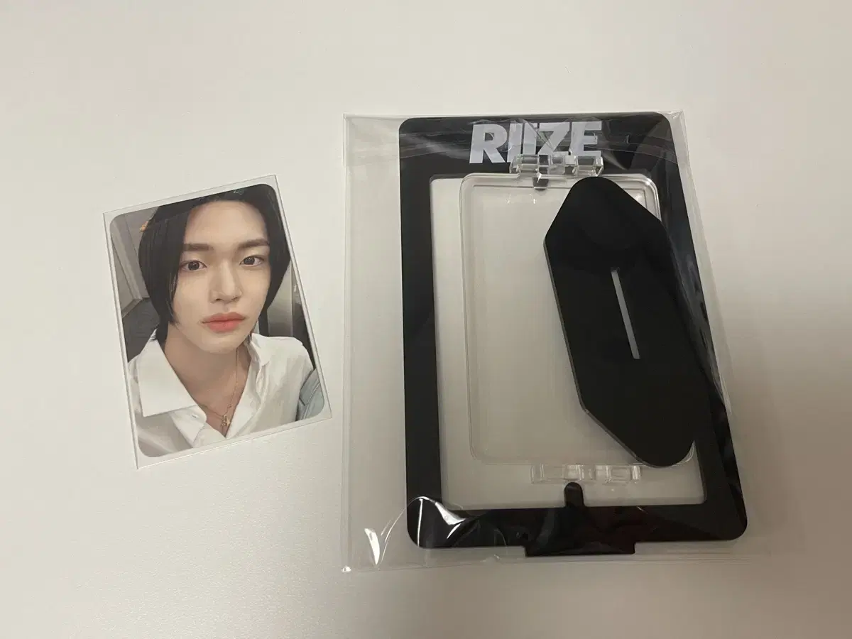 Rize wonbin acrylic Turning Stand Photocard