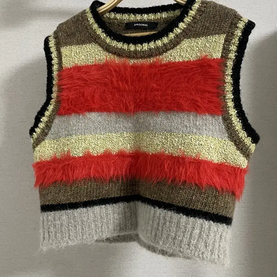 [1회 착용] 다이애그널 니트베스트 mixed stripe knit ve